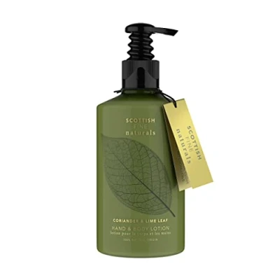 Abbildung von Scottish Fine Soaps Naturals Hand und Körperlotion Koriander Limettenblatt angereichertes Leinsamenöl feuchtigkeitsspendend beruhigend empfindliche Formel