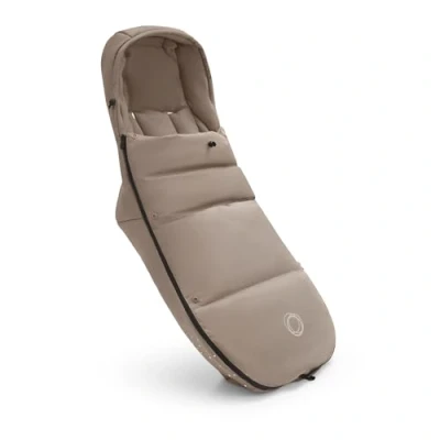 Abbildung von Bugaboo Performance Winter Fußsack für die kalte Jahreszeit, unverzichtbares Kinderwagen Zubehör mit Kapuze und Zwei Wege Reißverschluss, Fußwärmer in Desert Taupe