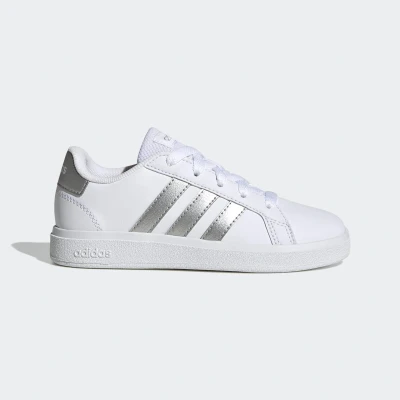Abbildung von adidas Grand Court Lifestyle Tennis Lace Up Shoes Tennisschuhe, White/Matte Silver/Matte Silver, 28.5 EU
