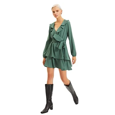Abbildung von TRENDYOL Damen Twoaw21el1015 Dress, Grün, 36 EU