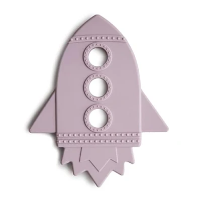 Abbildung von Mushie Beißring für Babys aus BPA frei Silikon Fördert Sehsinn &amp; Motorik Baby Zahnen Nursing Zubehör Sichere Hochwertige Kleinkinder Kinder Jungs Mädchen Rakete Design (Soft Lilac)
