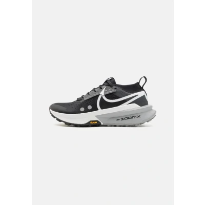 Abbildung von Nike Performance Zoomx Zegama Trail Laufschuh Trail, Herren, Größe: 38.5, Black/white/wolf grey/anthracite Schuhe