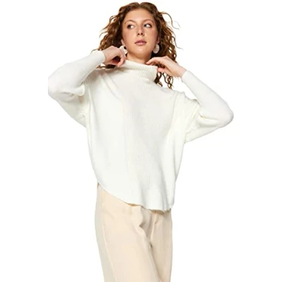 Abbildung von TRENDYOL Damen Oversize Basic Standing Collar Knitwear Sweater Pullover, Ecru, S