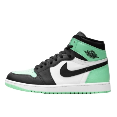 Abbildung von Nike Air Jordan 1 Retro High OG Herren Basketball Trainers DZ5485 Sneakers Schuhe (UK 10.5 US 11.5 EU 45.5, White Black Green Glow 130)
