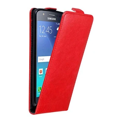 Abbildung von Cadorabo Hülle kompatibel mit Samsung Galaxy J5 2015 Flip Design aus Premium Kunst Leder Klappbare Stoßfeste Magnetische Cover für Tasche in Rot
