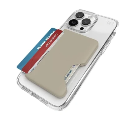 Abbildung von Speck MagSafe Zubehör für iPhone abnehmbare ClickLock Verriegelung 13 Karten weiche Oberfläche, kratzfester Kartenhalter Blasses Eiche/Dunkles Umbra