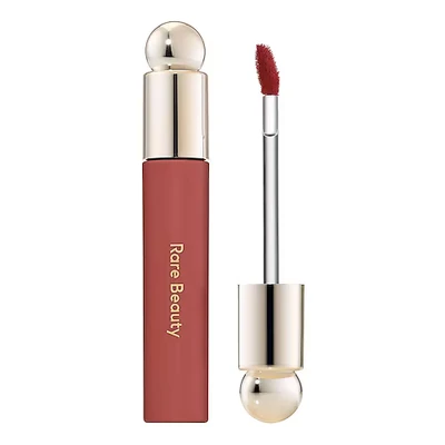 Abbildung von Rare Beauty Tinted Lip Oil Delight