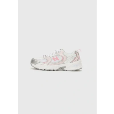 Abbildung von New Balance GR530 Unisex Sneaker low für Kinder, Größe: 39, Reflection Schuhe