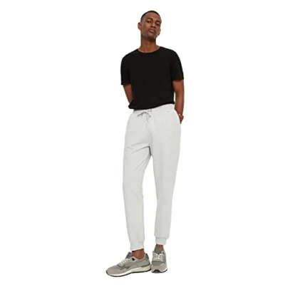 Abbildung von Trendyol Herren Mittlerer Bund Regular Jogginghose Sweatpants, Grau, M EU