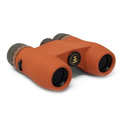Abbildung von Nocs Provisions Standard Issue 8x25 wasserdichtes Fernglas, 8 fache Vergrößerung, Bak4 Prisma, Weitsicht, mehrfach beschichtete Linsen für Vogelbeobachtung, Wandern und Rucksackreisen Poppy Orange