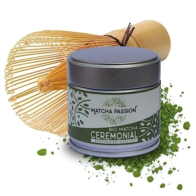 Abbildung von Matcha PASSION Bio Ceremonial 30g Pulver + Bambusbesen Zeremonie Qualität, Kagoshima Japan purer Genuß oder Mischgetränke wie Latte Vegan Superfood