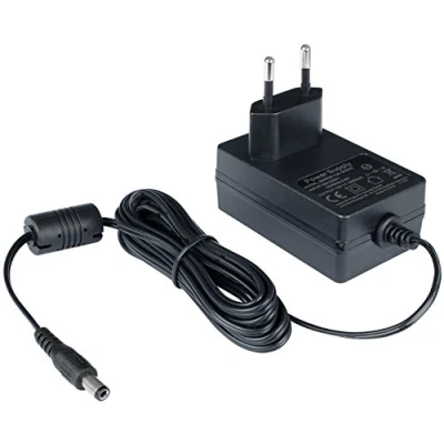 Abbildung von Poppstar Universal AC DC Netzteil Steckernetzteil 12V 2A (2000mA, 5,5/2,5mm) (Strom Adapter für externe Festplattengehäuse, Dockingstation)