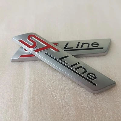 Abbildung von Yuzhao 2 Stück Heckklappe ST Line Logo Aufkleber Emblem Dekoration 8,6 x 1,6 cm für Clio For Focus Tiguan Golf T Roc Sandero Mondeo Kuga