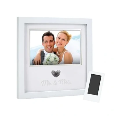 Abbildung von Pearhead Heart Thumbprint Photo Frame and Ink Kit, Wedding Keepsake Registry or Reception Idea, Clean Touch Pad Included, Bridal Shower Gift, Wall Mount Tabletop Display, White