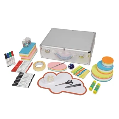 Abbildung von Maul Moderationskoffer MAULpro confident 50 x 43 17 cm Moderatorenkoffer aus stabilem Aluminium Koffer mit 2.782 Teilen Inkl. Moderationskarten, Schere, Marker, Stecknadeln Silber