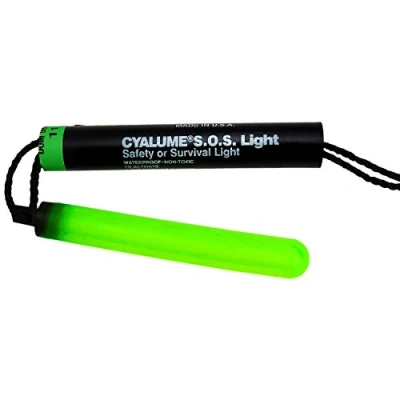 Abbildung von Cyalume Notsignal SOS Leuchte (10er Pack) 19 cm Grüner Leuchtstab mit 8 h Leuchtdauer Lebensretter bei Rettungseinsätzen oder als Sicherheitsvorkehrung für die Freizeit