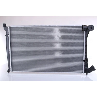 Abbildung von NISSENS 61349A Kühler, Motorkühlung Aluminium 637 399 32 Kühlrippen gelötet