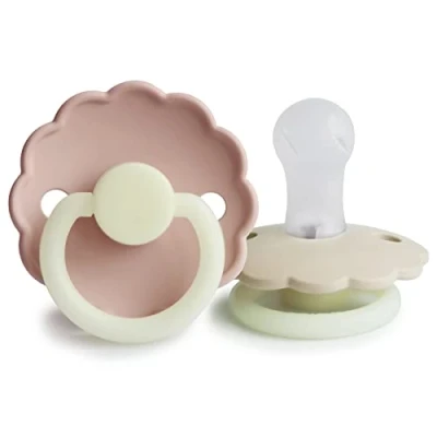 Abbildung von FRIGG Daisy Silikon Nacht Leucht Schnuller 2 Packung Symmetrischer Sauger in Kirschform Hergestellt Dänemark (Blush Night/Cream Night, Größe 1 (0 6 Monate))