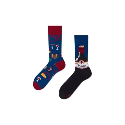 Abbildung von Many Mornings Cabernet SOCKvignon Mismatched Socken Rotwein, Wein (35 38)