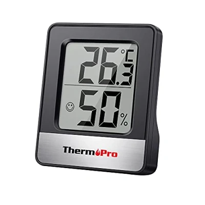 Abbildung von ThermoPro TP49B digitales Mini Thermo Hygrometer Thermometer innen Temperatur und Luftfeuchtigkeitmessgerät mit Smiley Indikator für Raumklimakontrolle, Schwarz