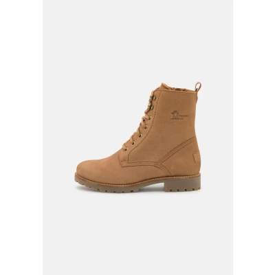 Abbildung von Panama Jack Damen Fara Igloo Trav Combat Boot, Camel, 42 EU