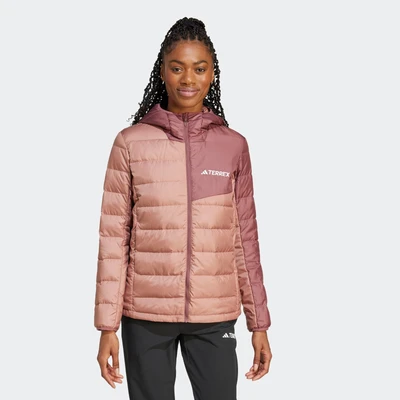 Abbildung von Adidas Terrex Multi Hooded Daunenjacke Warm clay burgundy, Damen, Größe: Medium, burgundy