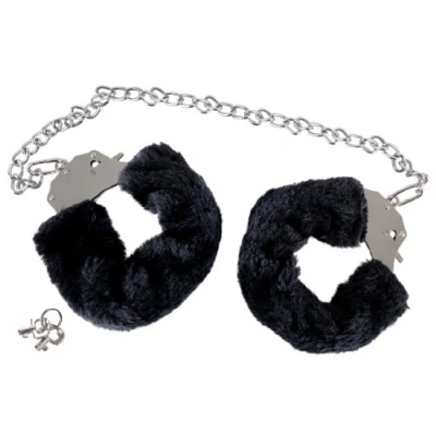 Abbildung von Handschellen „the bigger handcuffs“ mit Plüsch und langer Kette