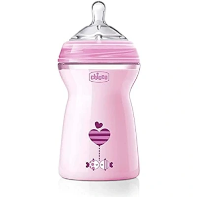 Abbildung von Chicco Natural Feeling Anti Kolik Babyflasche 6+ Monate 330 ml, Babyfläschchen mit Weichem und Flexiblen Silikon Sauger, Eignet sich in Kombination zum Stillen, Pink