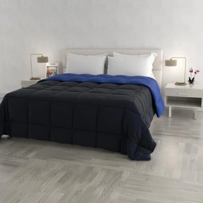 Abbildung von Italian Bed Linen Wintersteppdecke Elegant, Mikrofaser, Dunkelblau/Royal, 260x260cm