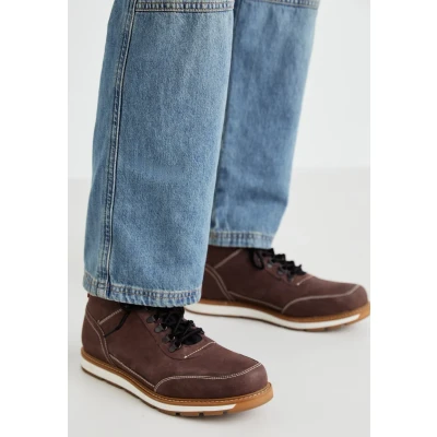 Abbildung von Levi&#039;s® AXEL Schnürboots, Outdoorschuh, Schnürschuh, High Top Sneaker mit Schaftrandpolsterung