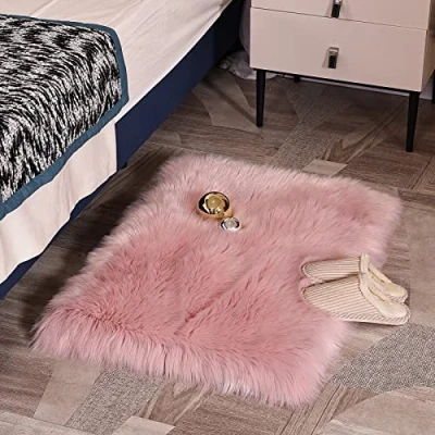 Abbildung von HEQUN Lammfell Teppich Kunstfell Schaffell Imitat Wohnzimmer Teppiche Flauschig Lange Haare Fell Optik Gemütliches Bettvorleger Sofa Matte (60 x90cm, Rosa)