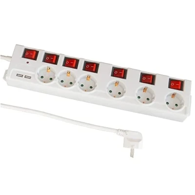 Abbildung von FeinTech MD000652 Steckdosenleiste 6 fach (separate Ein / Ausschalter, Schalterbeleuchtung, USB Anschlüsse, Überspannungsschutz, Kindersicherung)