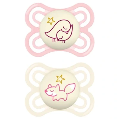 Abbildung von MAM Perfect Night S204 Schnuller mit ultraweichem Silikonsauger, für Babys ab 0 Monaten, leuchtet im Dunkeln, selbststerilisierbarer Box, Rosa, 2 Stück (1 Stück)