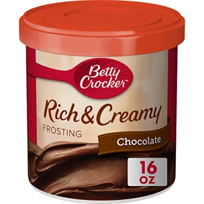 Abbildung von Betty Crocker Rich &amp; Creamy Chocolate Frosting Kuchenglasur 453 gramm
