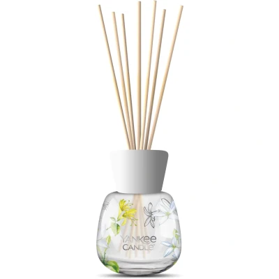 Abbildung von Yankee Candle Signature Diffusor mit Rattanstäbchen Midnight Jasmine 100ml bis zu 10 Wochen Duft Recycelbare Verpackung Perfekte Geschenke für Frauen