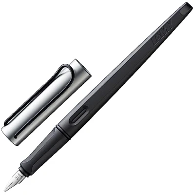 Abbildung von Lamy joy AL Schönschreibfüller Füllhalter mit ergonomischem Griff &amp; polierter Stahlfeder in Strichbreite 1,9 mm Kalligraphie Füller Bandzugfeder inkl. Tintenpatrone T 10 blau