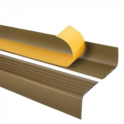 Abbildung von Quest Treppenkantenprofil Selbstklebend PVC Kunststoff Treppen Kantenschutz 50x42mm, Messing, 130cm
