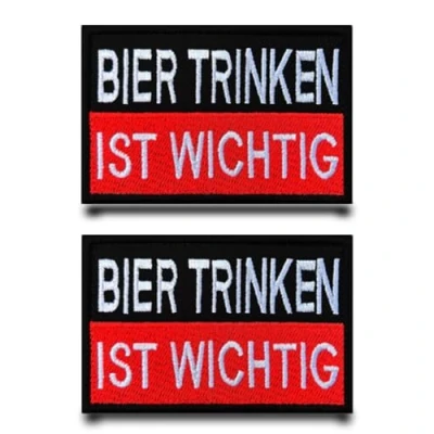 Abbildung von 2 Stück&quot;BIER TRINKEN IST WICHTIG&quot; Lustig Flagge Patch Gestickt Abzeichen Aufnäher mit Stickerei Taktisch Militär Applikation für Kleidung Taschen Weste Jacke Rucksäcke