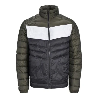 Abbildung von Sprint Puffer Hood von Jack &amp; Jones in der farbe Grun.
