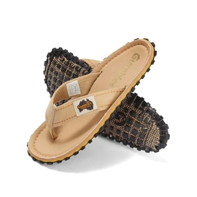 Abbildung von Gumbies Classic Flip Flops aus recycelten Materialien robuste Sohle wiederverwerteten Autoreifen, ergonomisches Fußbett Sand, 42
