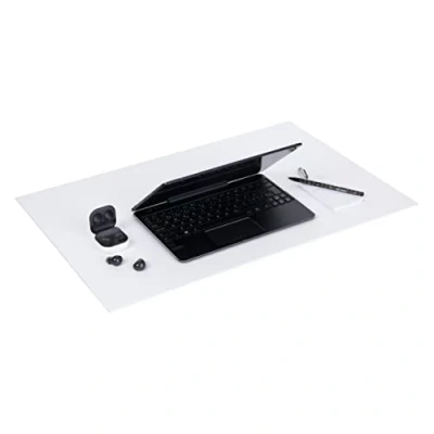 Abbildung von Bigso Box of Sweden ANNIE Schreibtischunterlage elegante Tischauflage aus Faserplatte und Papier schützendes Mauspad für die Schreibtischoberfläche weiß