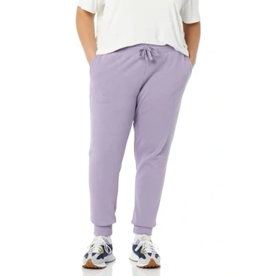Abbildung von Amazon Essentials Damen Fleece Jogginghose Mit Bündchen (In Übergrößen Erhältlich), Traube, S