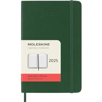 Abbildung von Moleskine Daily Planner, 12 Monate Tagesplaner 2025, Weicher Einband und Elastischer Verschluss, Farbe Schwarz, TaschenFormat 9x14 cm
