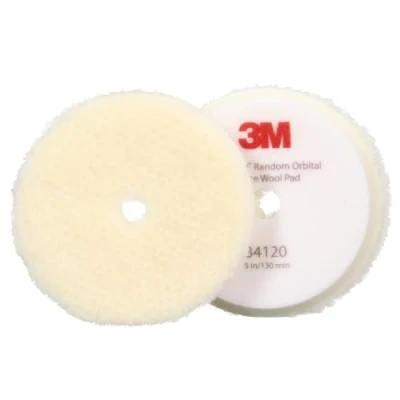 Abbildung von 3M Perfect It Polierpad mit Polierfell für Exzenter Poliermaschine, grob, weiß, 130 mm (5 in), 34120