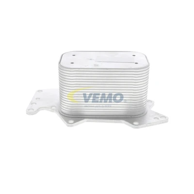 Abbildung von VEMO V15 60 0005 Ölkühler Original Qualität AUDI: A4 B7 Limousine, Avant, A6 C6 VOLKSWAGEN: Touareg I, Phaeton