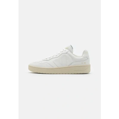 Abbildung von Veja V90 Sneaker low, Herren, Größe: 47, Extra white Leder