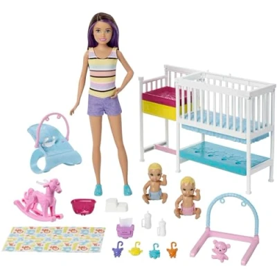 Abbildung von Barbie Skipper Babysitter Inc, Nap &#039;N&#039; Nurture Kinderzimmer Accessoires, Kinderbetten, Schaukelpferd, Wippe, 3 Puppen, Geschenk für Kinder ab Jahren,GFL38