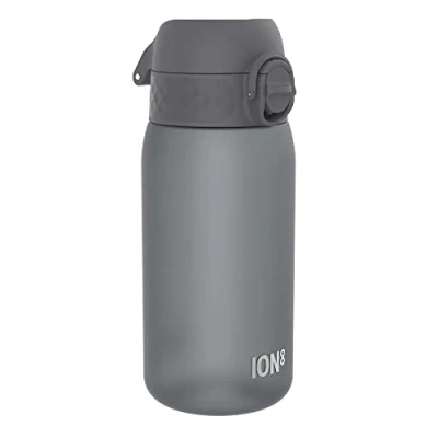 Abbildung von Ion8 Kinder Trinkflasche, 350ml, Auslaufsicher, Einhandöffnung, Sichere Verriegelung, Spülmaschinenfest, BPA frei, Tragegriff, Klappdeckel, Leicht zu Reinigen, Klimaneutral, Grau