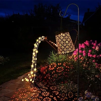 Abbildung von GuKKK Solar Gießkanne mit Solarlampen für Außen, LED Lichter, Gartendeko Modern Stil, Lichterketten, Star Shower Garten Leuchten Halterung (Blume)