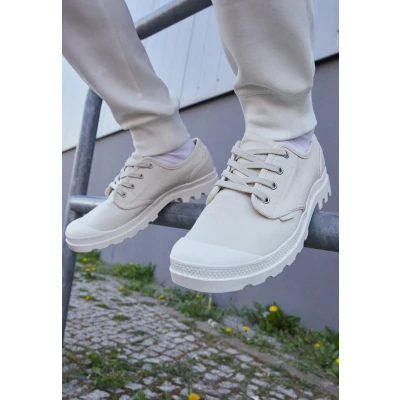 Abbildung von Palladium Pampa Oxford Schnürer, Herren, Größe: 44, Sahara Schuhe